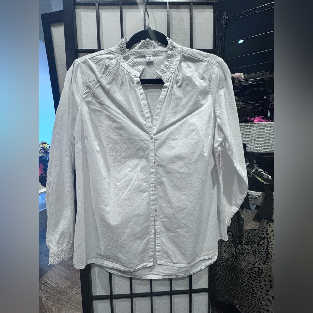 Old Navy Women's White Button Down Shirt